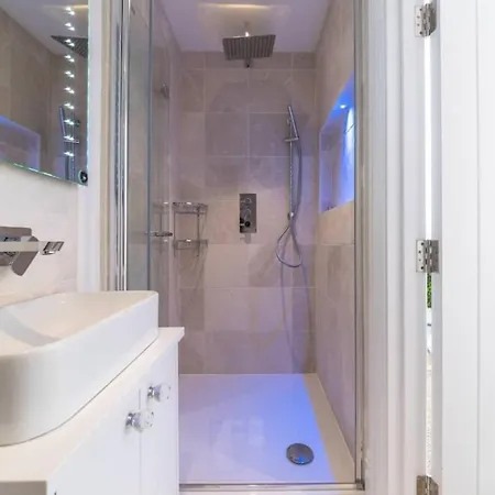 Luxury 2 Bed Apartment With Sw Facing Terrace Londres Exterior foto