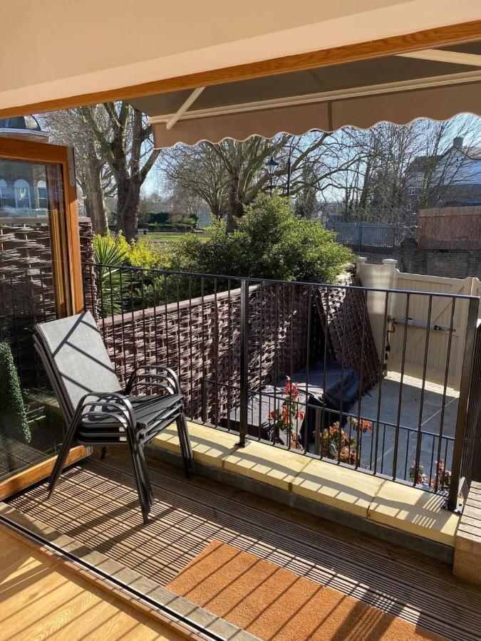 Luxury 2 Bed With Sw Facing Terrace Лондон