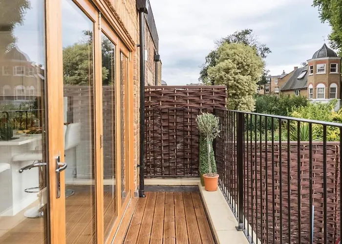 Luxury 2 Bed Apartment With Sw Facing Terrace